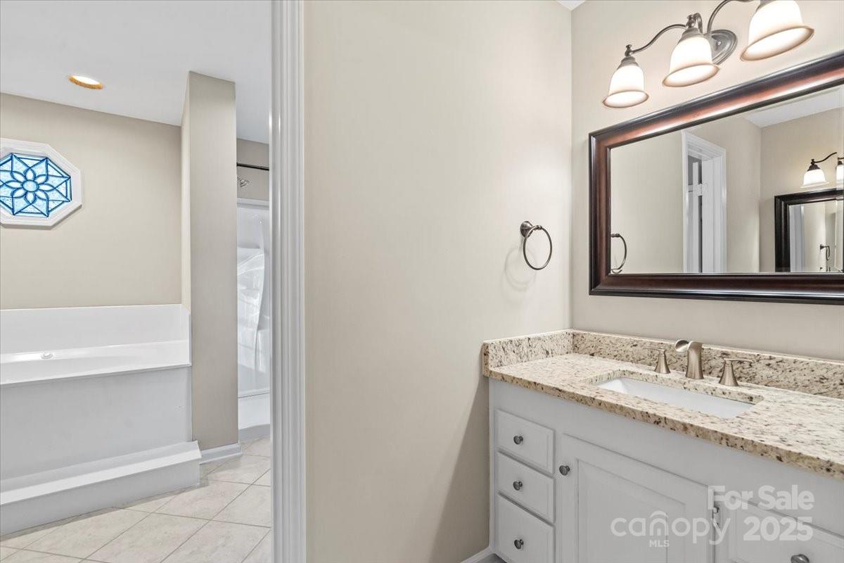 Kannapolis, North Carolina, 28081, United States, 3 Bedrooms Bedrooms, ,4 BathroomsBathrooms,Residential,For Sale,1989536