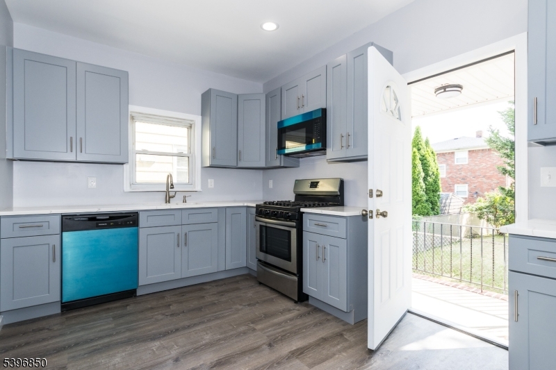 Linden City, New Jersey, 07036, United States, 3 Bedrooms Bedrooms, ,2 BathroomsBathrooms,Residential,For Sale,1991608