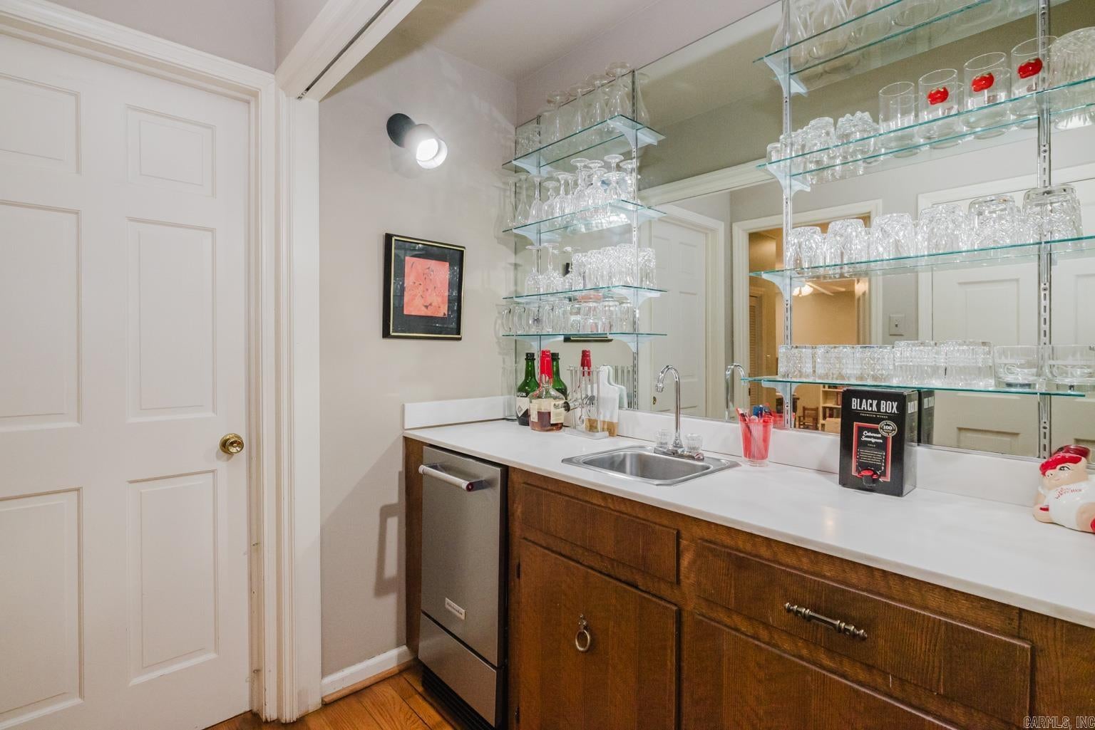 Little Rock, Arkansas, 72212, United States, 5 Bedrooms Bedrooms, ,5 BathroomsBathrooms,Residential,For Sale,1975952