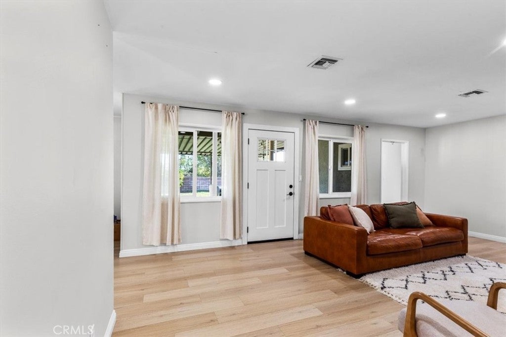 Rialto, California, 92376, United States, 4 Bedrooms Bedrooms, ,2 BathroomsBathrooms,Residential,For Sale,2006075