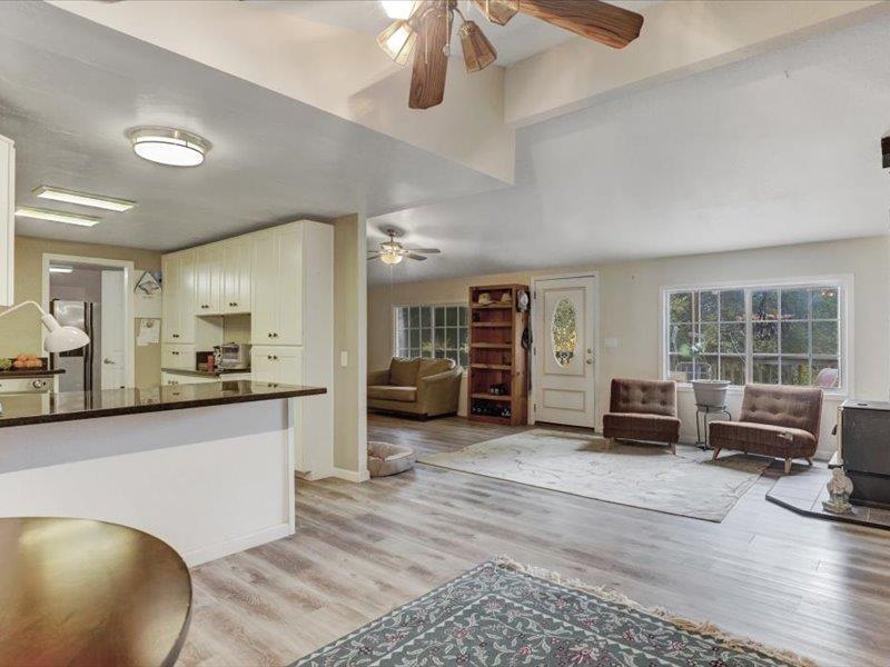 Grass Valley, California, 95949, United States, 3 Bedrooms Bedrooms, ,2 BathroomsBathrooms,Residential,For Sale,1982104