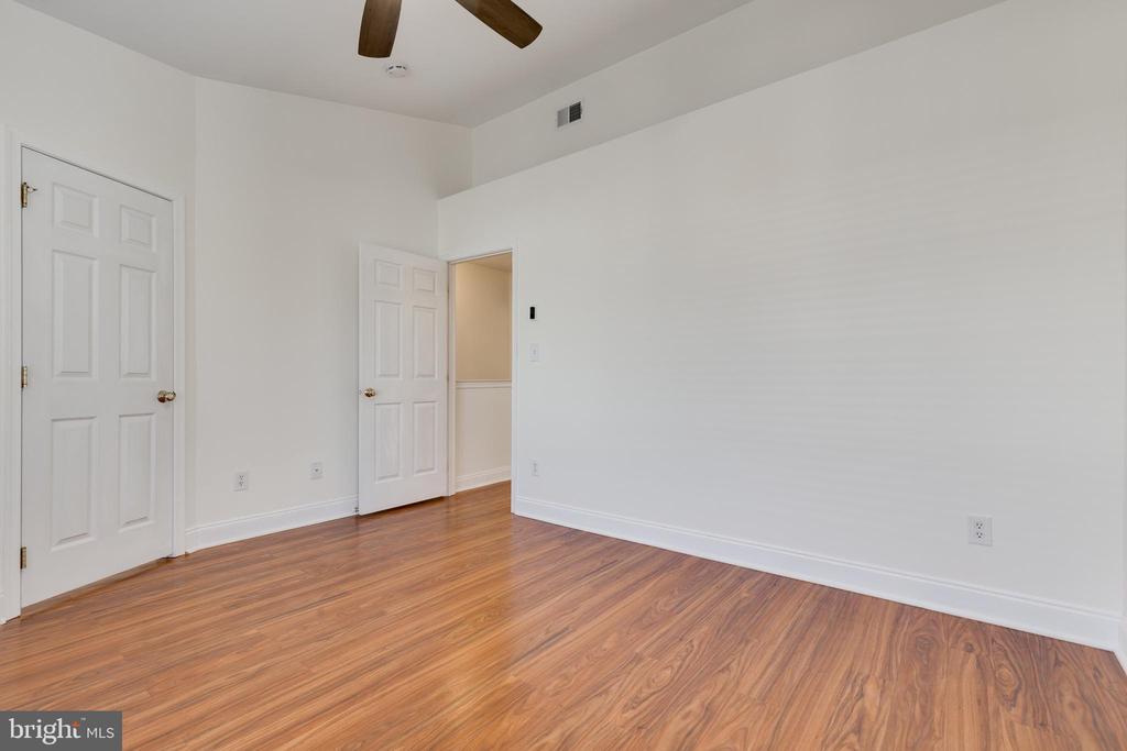 Chantilly, Virginia, 20152, United States, 4 Bedrooms Bedrooms, ,3 BathroomsBathrooms,Residential,For Sale,1988850