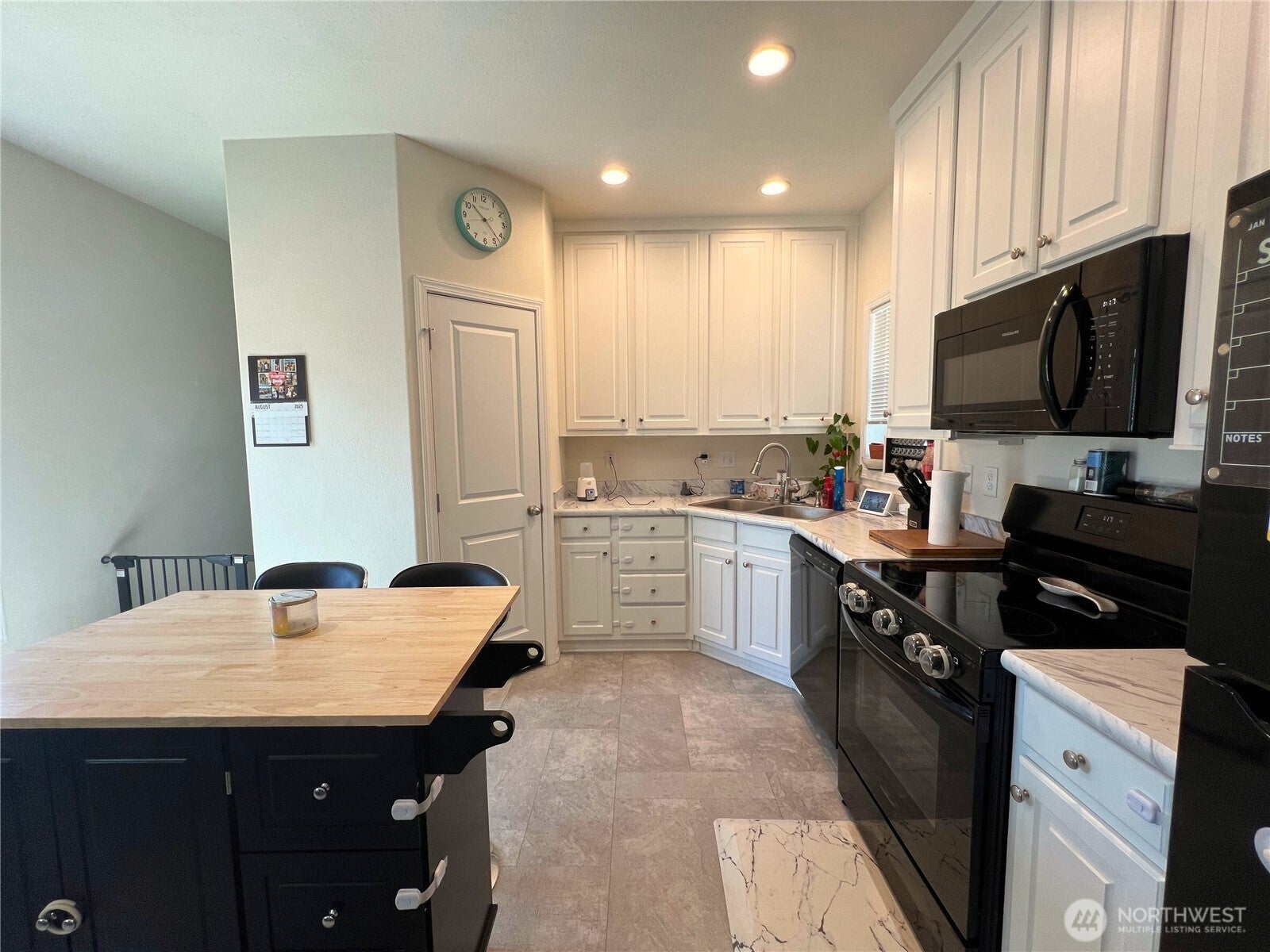 Tonasket, Washington, 98855, United States, 3 Bedrooms Bedrooms, ,2 BathroomsBathrooms,Residential,For Sale,2002069