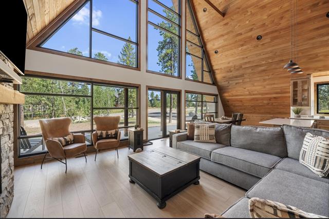 Lead, South Dakota, 57754, United States, 5 Bedrooms Bedrooms, ,1 BathroomBathrooms,Residential,For Sale,1998028