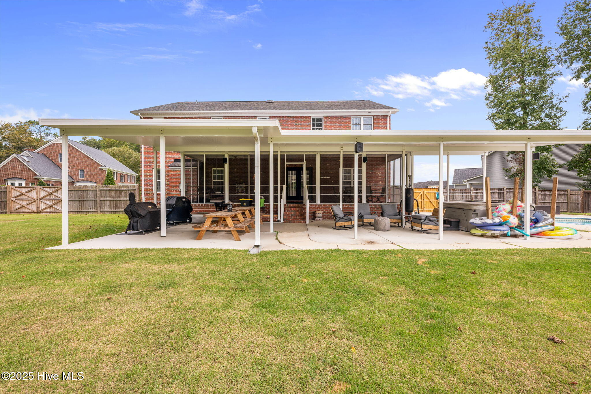 New Bern, North Carolina, 28562, United States, 5 Bedrooms Bedrooms, ,4 BathroomsBathrooms,Residential,For Sale,1941711