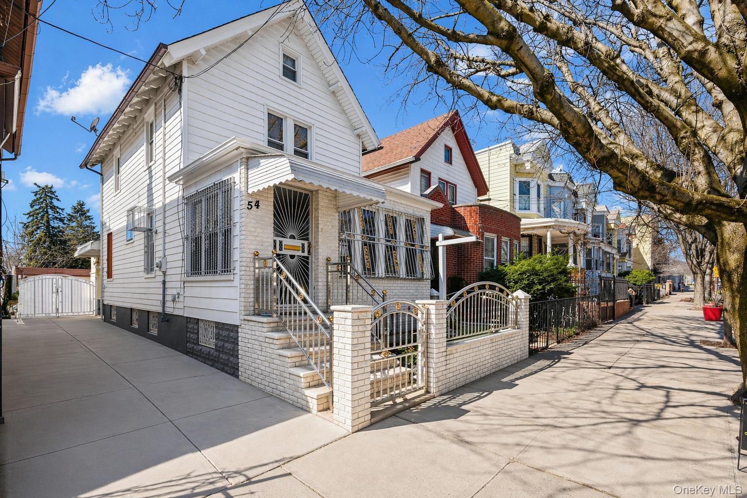 Brooklyn, New York, 11208, United States, 3 Bedrooms Bedrooms, ,3 BathroomsBathrooms,Residential,For Sale,2026404