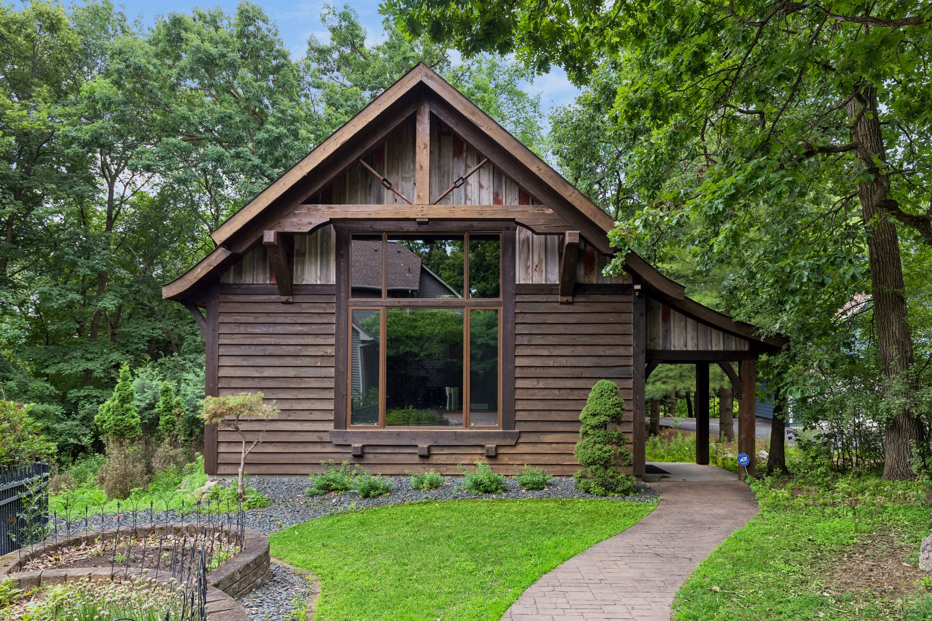  One-of-a-kind wooded retreat in Lakeville - 物件實景