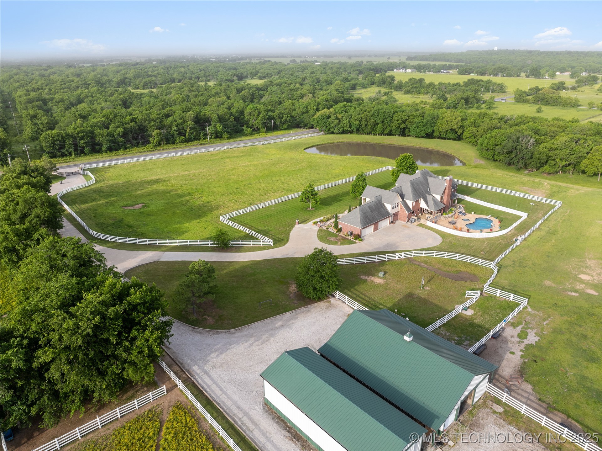 Bixby, Oklahoma, 74008, United States, 4 Bedrooms Bedrooms, ,5 BathroomsBathrooms,Residential,For Sale,1837310