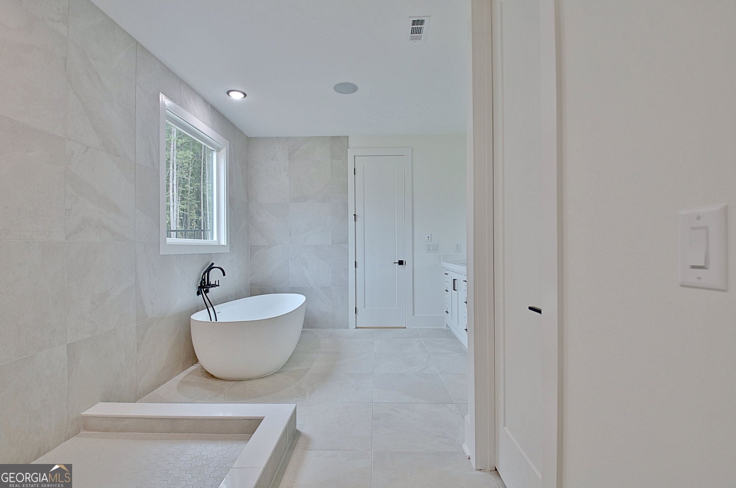 Tyrone, Georgia, 30290, United States, 6 Bedrooms Bedrooms, ,6 BathroomsBathrooms,Residential,For Sale,1859039