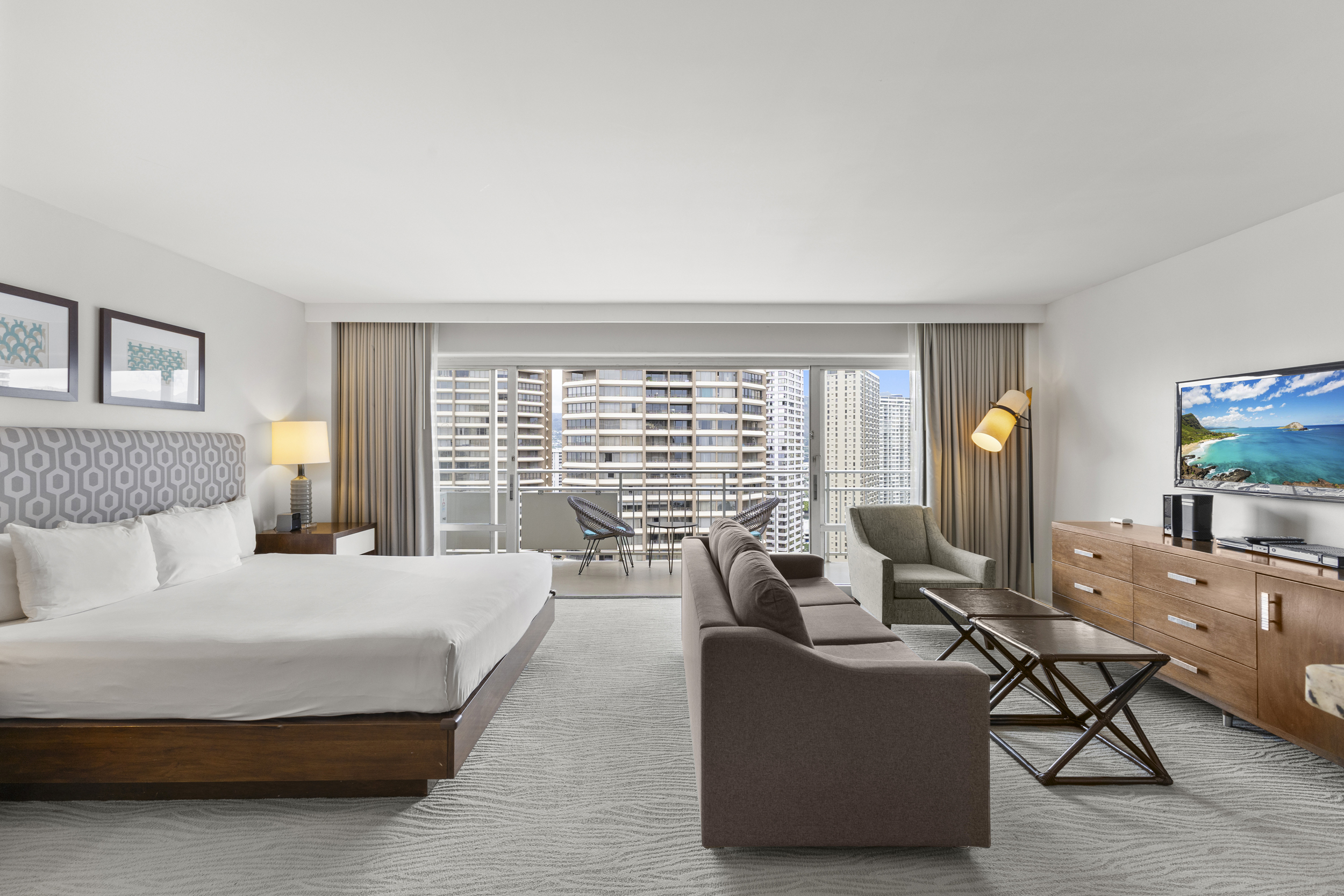 Ilikai Apt Bldg, Waikiki, City views 