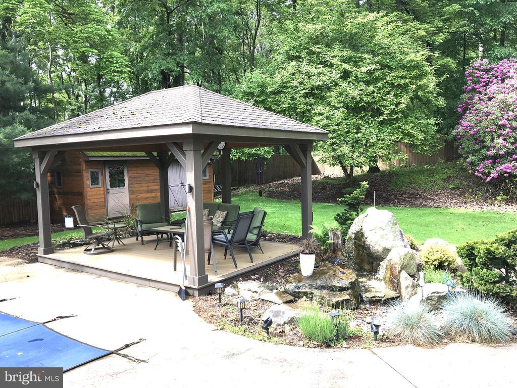 Bedford, Pennsylvania, 15522, United States, 5 Bedrooms Bedrooms, ,4 BathroomsBathrooms,Residential,For Sale,1837562