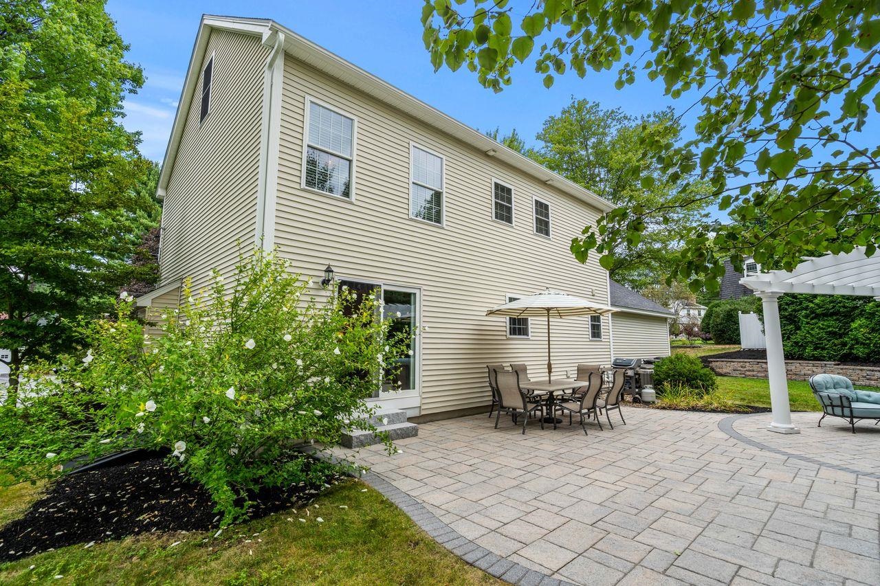 Manchester, New Hampshire, 03104, United States, 4 Bedrooms Bedrooms, ,3 BathroomsBathrooms,Residential,For Sale,1934324