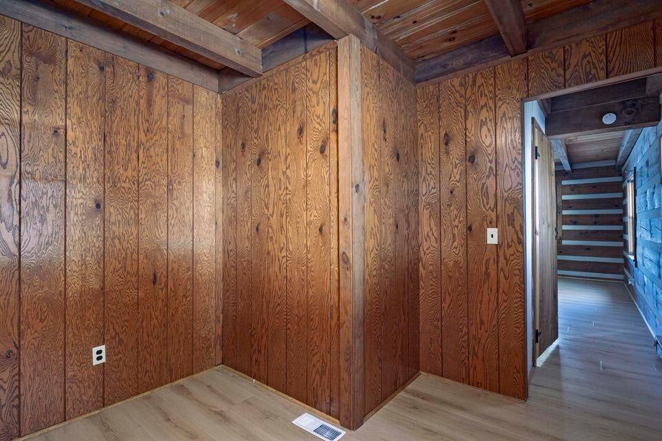 Spring City, Tennessee, 37381, United States, 1 Bedroom Bedrooms, ,2 BathroomsBathrooms,Residential,For Sale,1826365