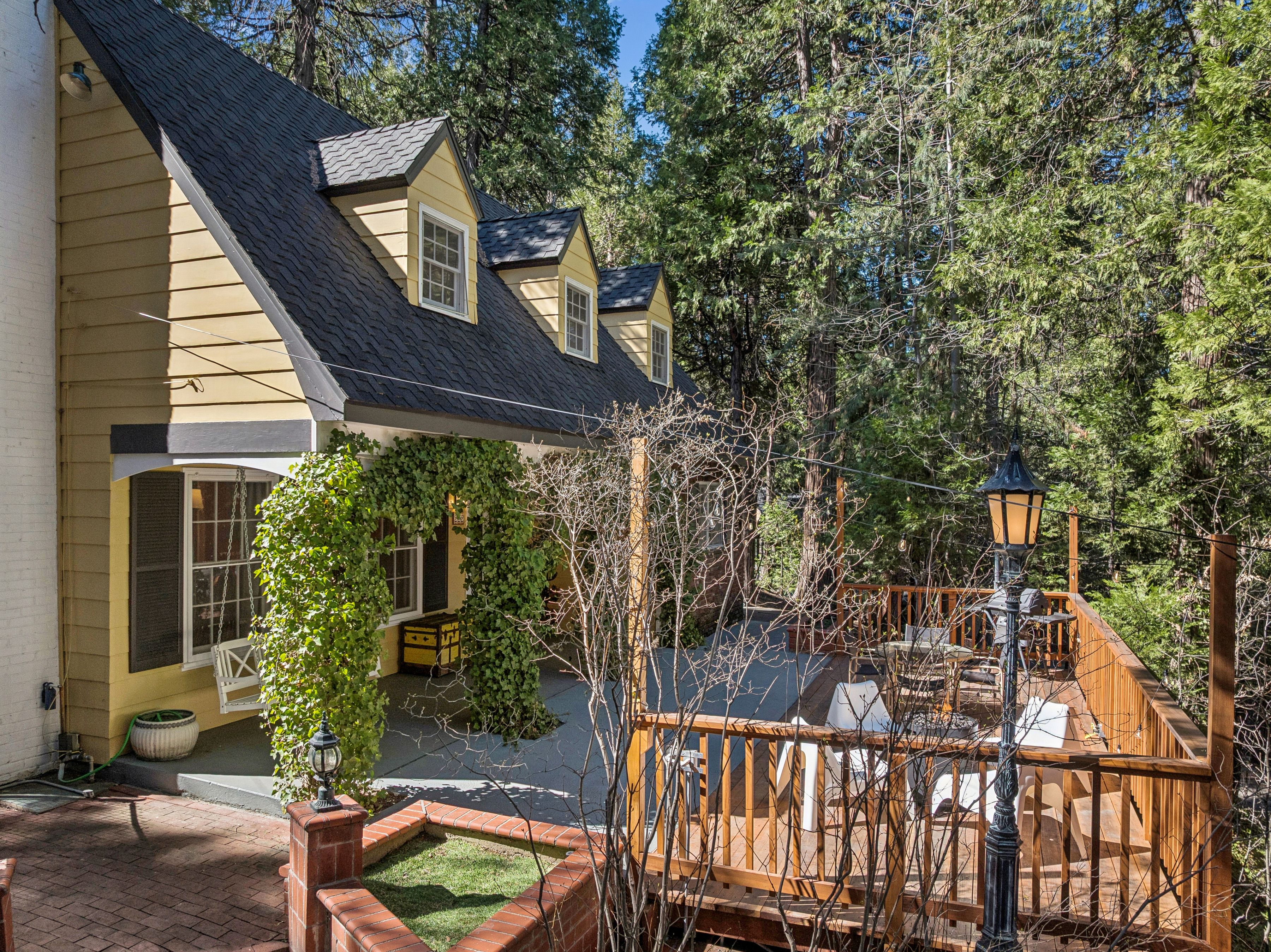  222 Holiday Drive, Lake Arrowhead, CA 92352 - 物件實景