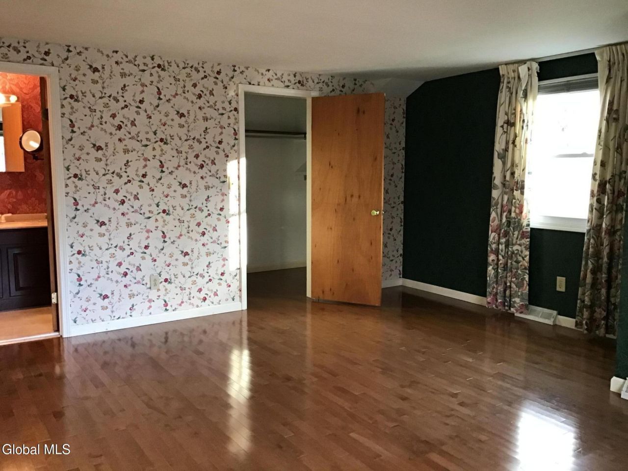 Loudonville, New York, 12211, United States, 4 Bedrooms Bedrooms, ,3 BathroomsBathrooms,Residential,For Sale,1994671