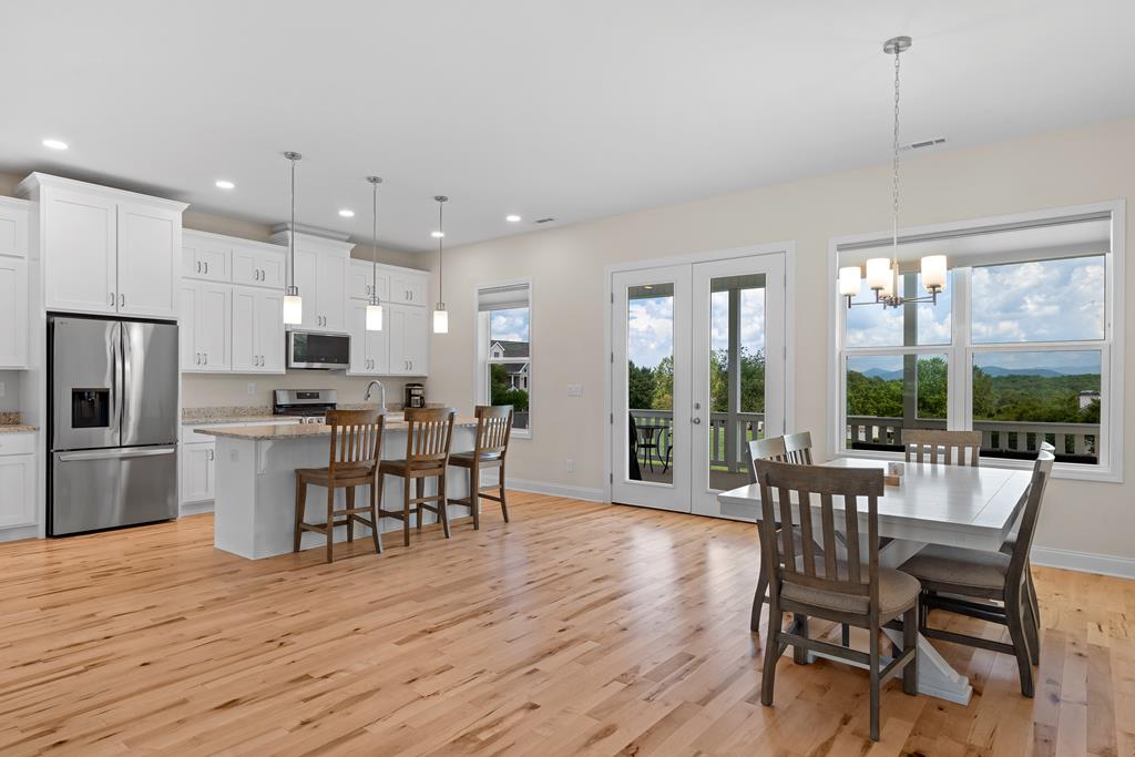 Blairsville, Georgia, 30512, United States, 3 Bedrooms Bedrooms, ,3 BathroomsBathrooms,Residential,For Sale,1846972