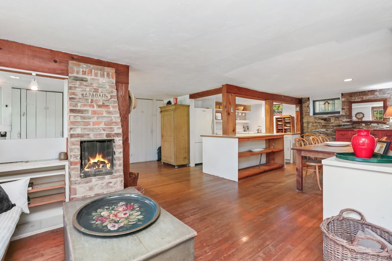 Westport, Connecticut, 06880, United States, 4 Bedrooms Bedrooms, ,3 BathroomsBathrooms,Residential,For Sale,1938739