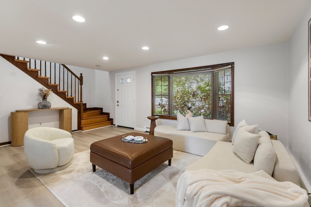 Malden, Massachusetts, 02148, United States, 2 Bedrooms Bedrooms, ,2 BathroomsBathrooms,Residential,For Sale,1993840