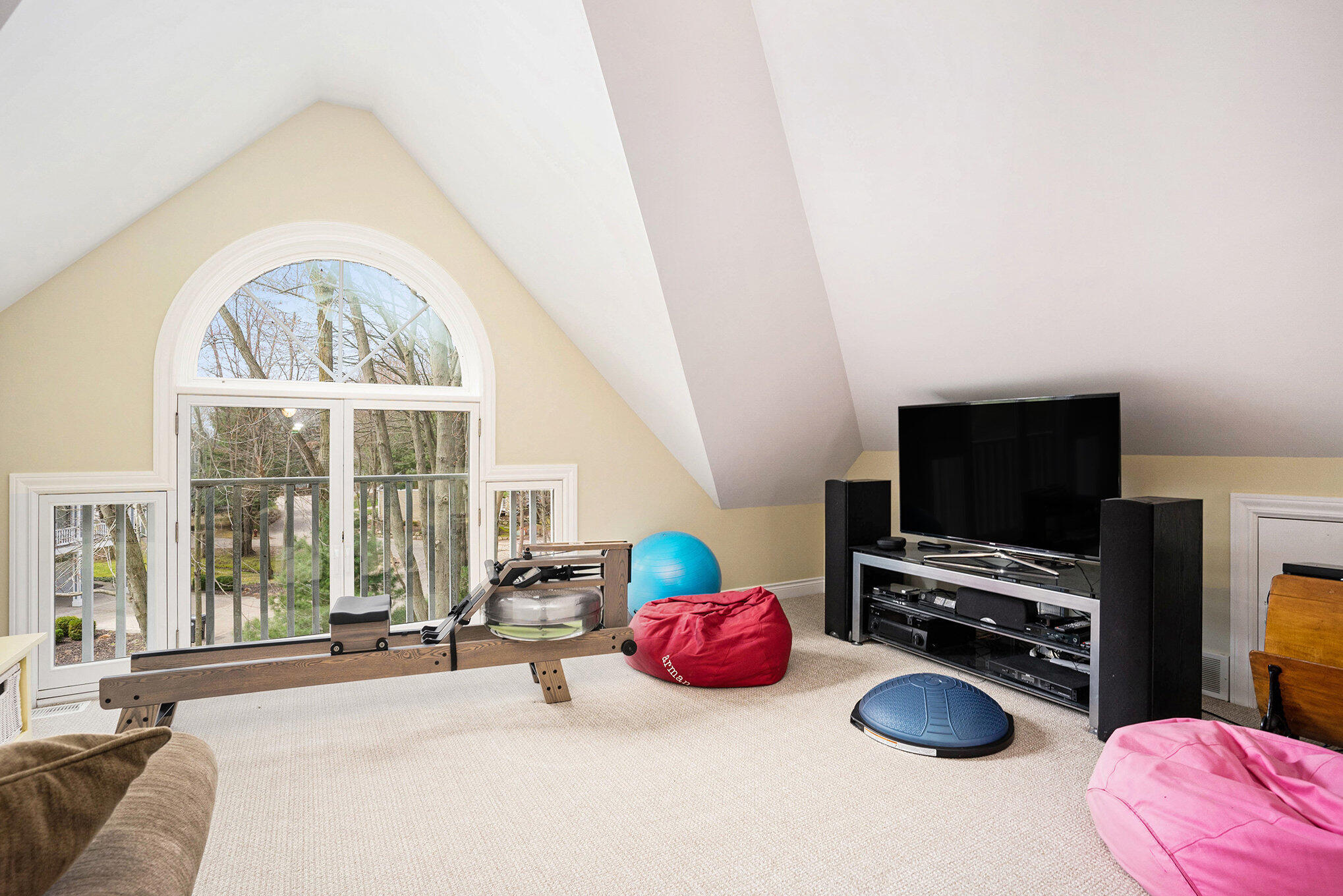 South Haven, Michigan, 49090, United States, 4 Bedrooms Bedrooms, ,4 BathroomsBathrooms,Residential,For Sale,1945011