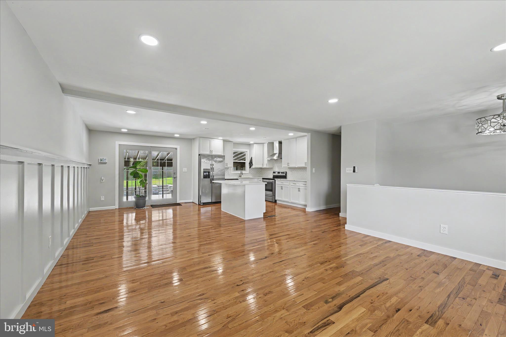 Linthicum Heights, Maryland, 21090, United States, 5 Bedrooms Bedrooms, ,3 BathroomsBathrooms,Residential,For Sale,2048569