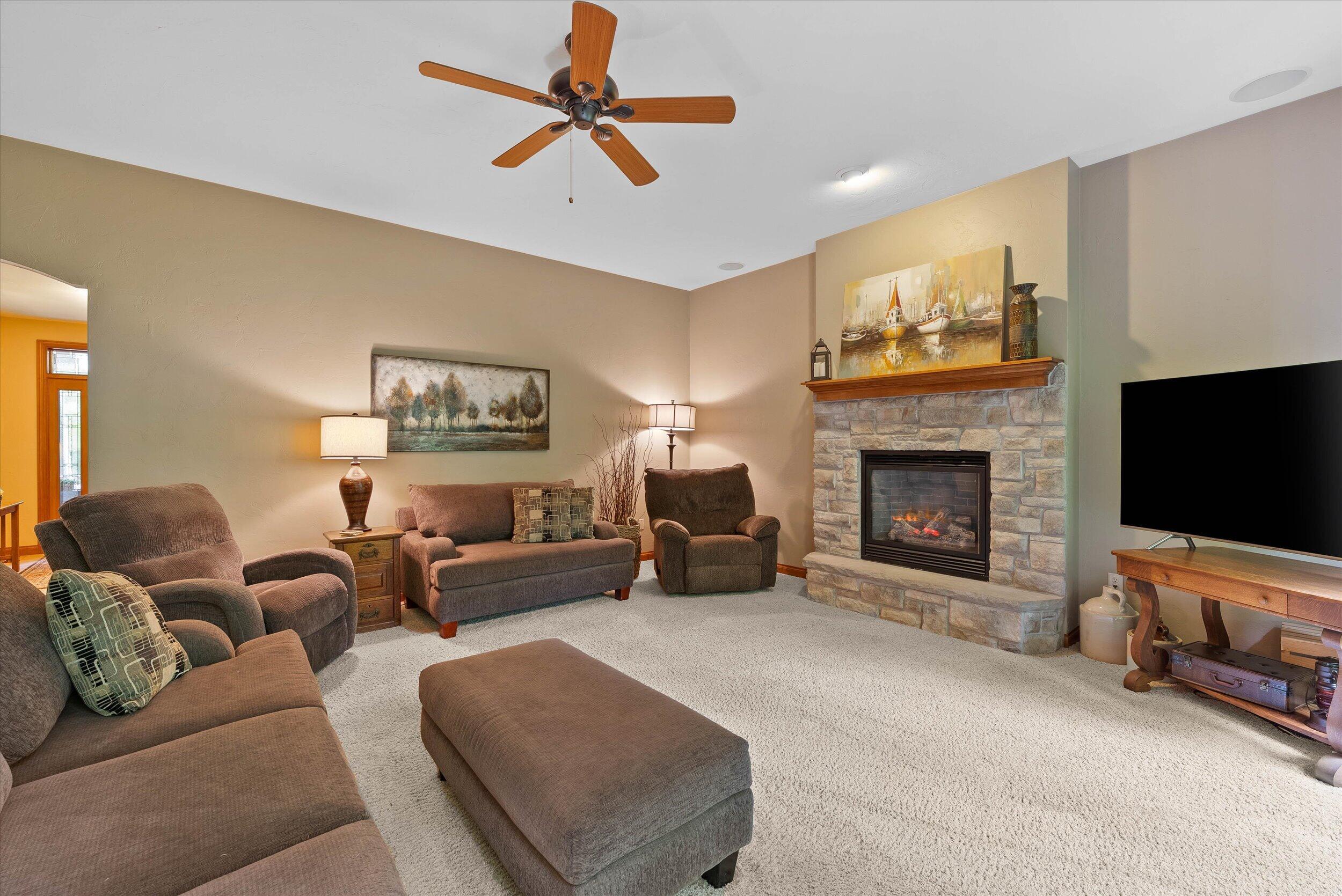 West Bend, Wisconsin, 53095, United States, 4 Bedrooms Bedrooms, ,4 BathroomsBathrooms,Residential,For Sale,1847652