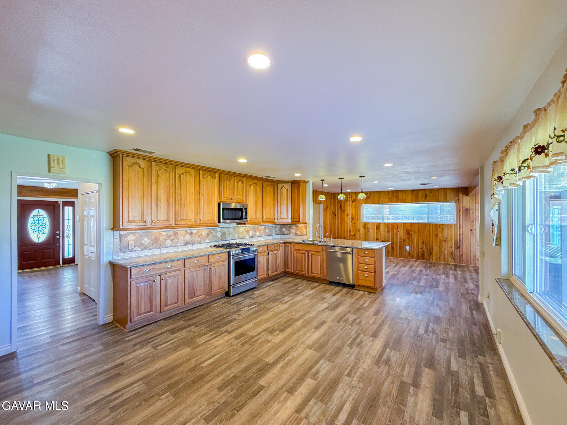 Palmdale, California, 93550, United States, 4 Bedrooms Bedrooms, ,2 BathroomsBathrooms,Residential,For Sale,2028325
