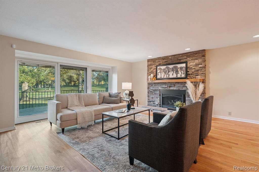 Grand Blanc, Michigan, 48439, United States, 3 Bedrooms Bedrooms, ,5 BathroomsBathrooms,Residential,For Sale,1986103