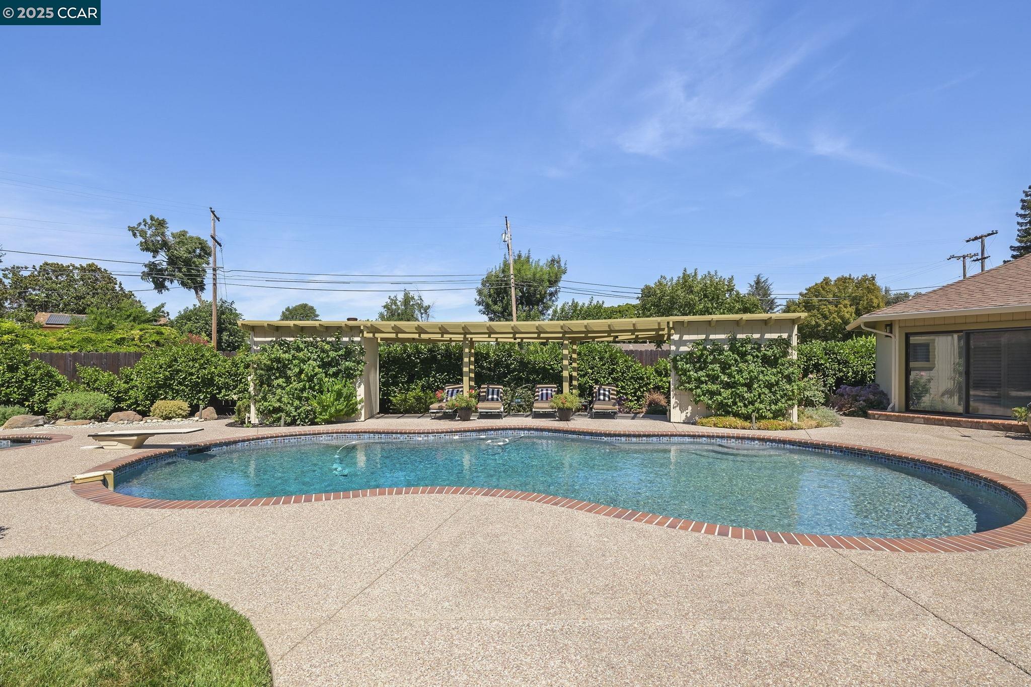 Walnut Creek, California, 94598, United States, 3 Bedrooms Bedrooms, ,3 BathroomsBathrooms,Residential,For Sale,1940979