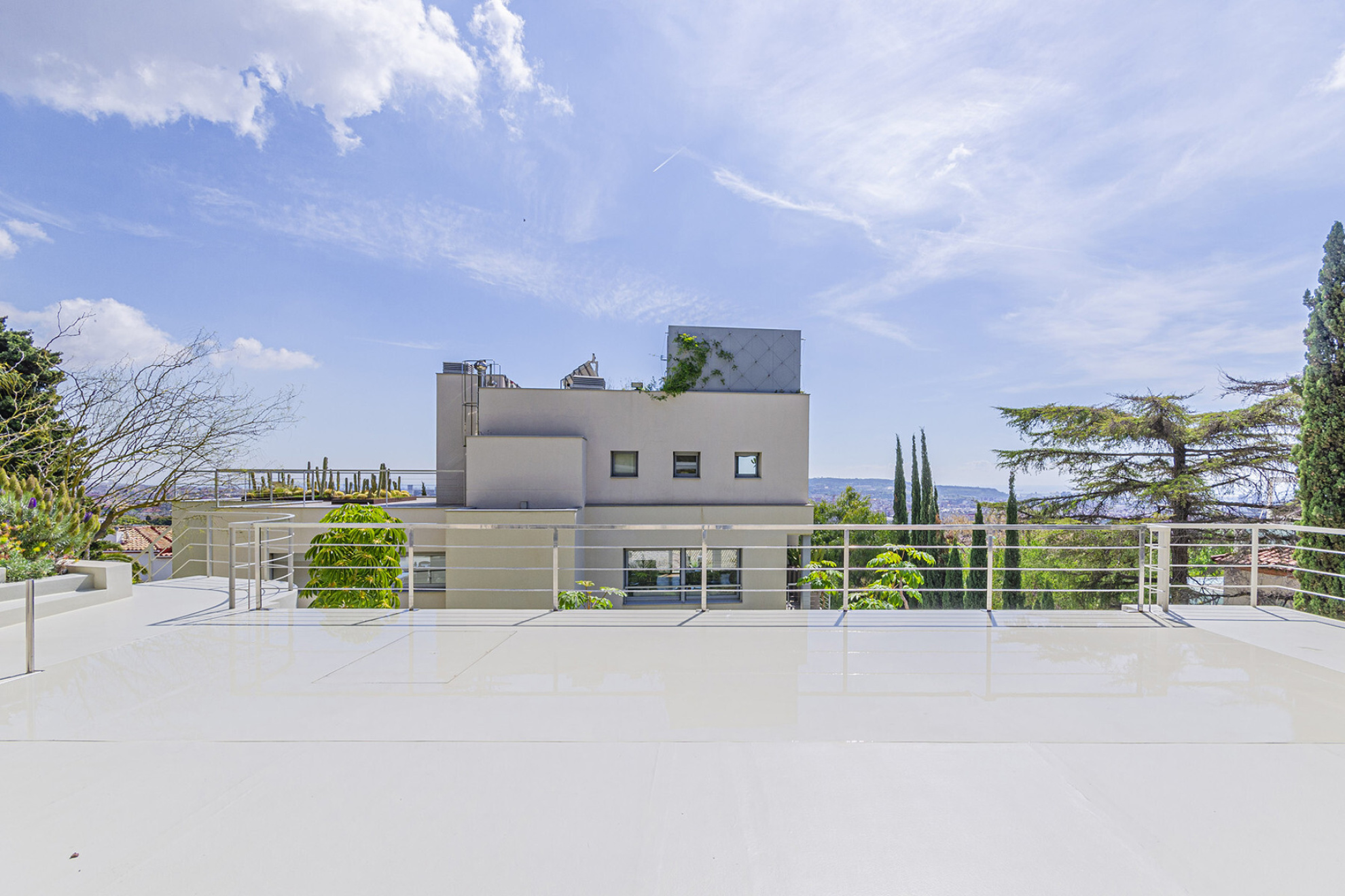  Property with breathtaking views surrounded by tropical garden - 物件實景