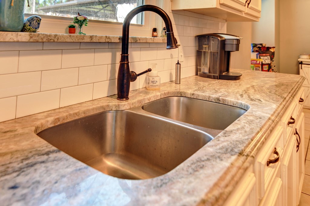 Valdosta, Georgia, 31601, United States, 4 Bedrooms Bedrooms, ,3 BathroomsBathrooms,Residential,For Sale,1980775