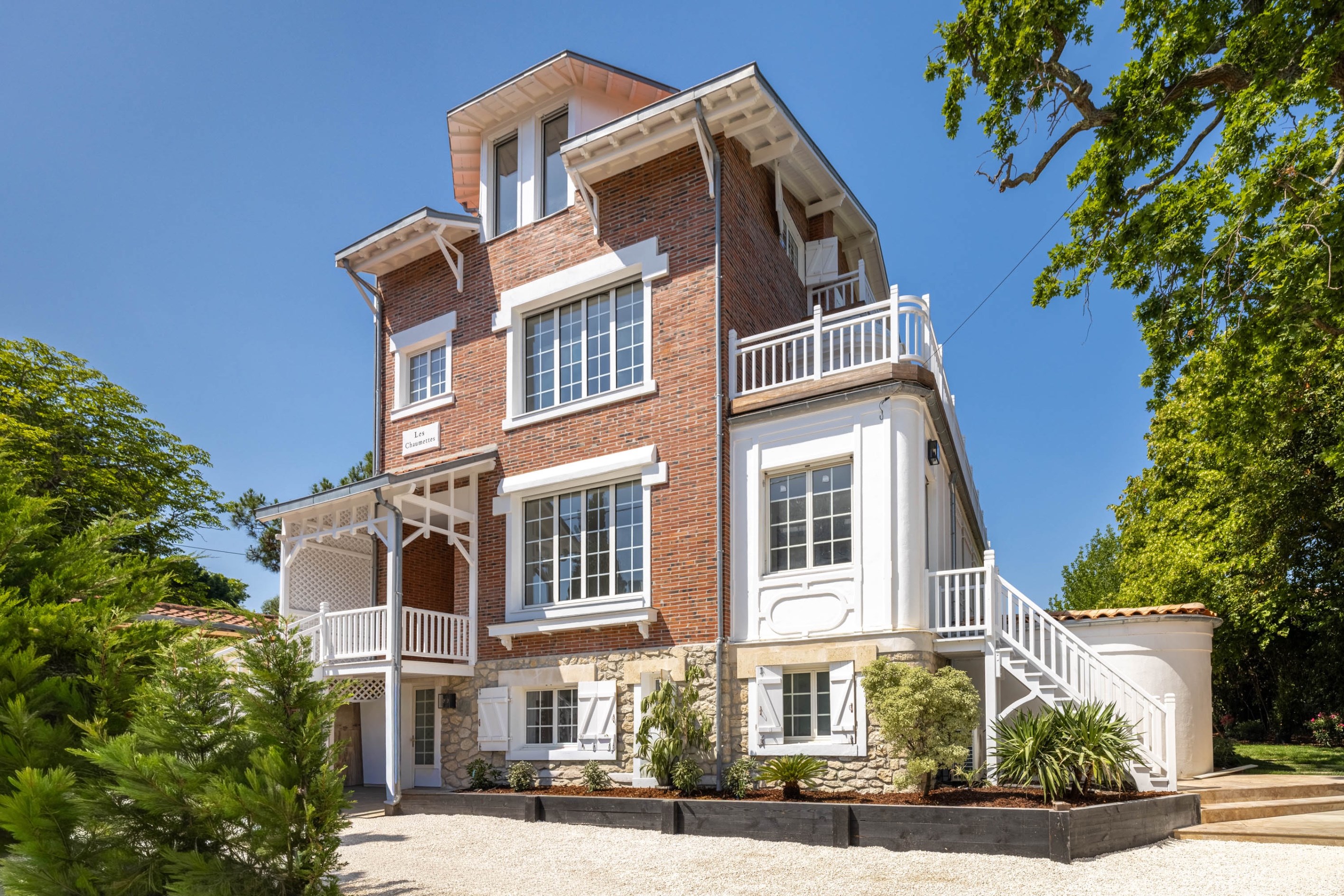  EXCEPTIONAL WATERFRONT ESTATE ENHANCED BY AN OUTSTANDING RENOVATION - 物件實景