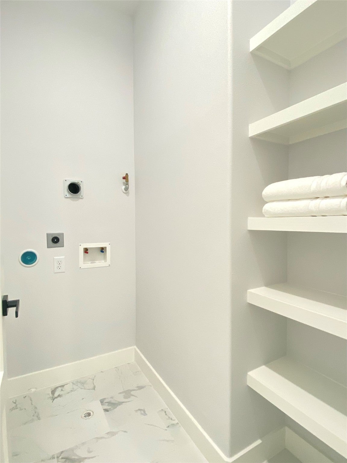 1102 36th Street, Galveston, Texas, 77550, United States, 3 Bedrooms Bedrooms, ,4 BathroomsBathrooms,Residential,For Sale,1102 36th Street,1539890