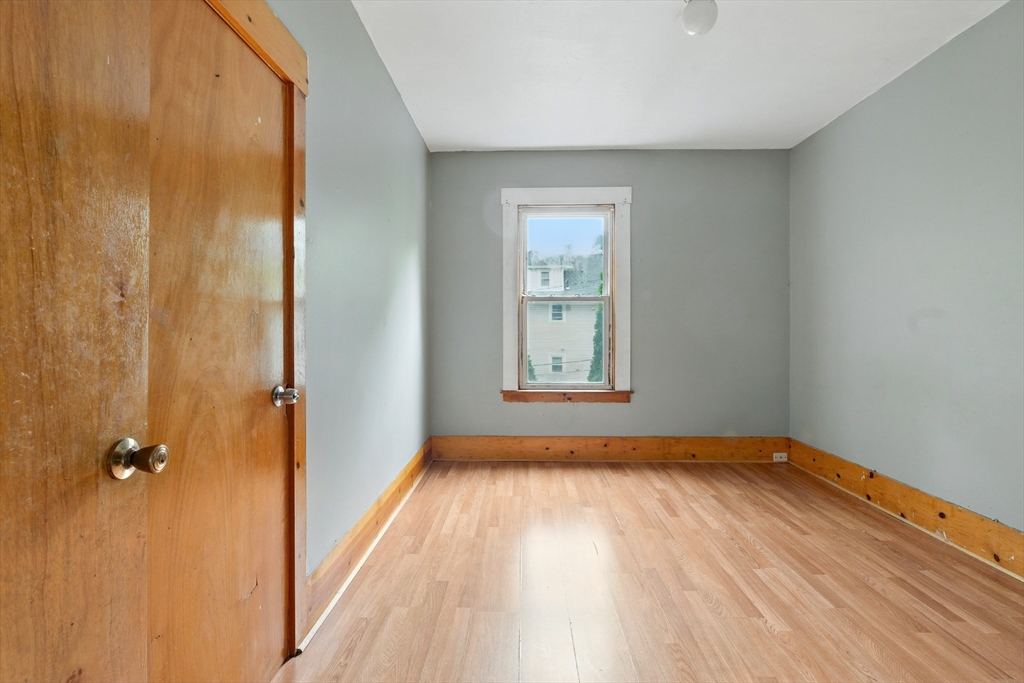 Worcester, Massachusetts, 01603, United States, 9 Bedrooms Bedrooms, ,3 BathroomsBathrooms,Residential,For Sale,1927945