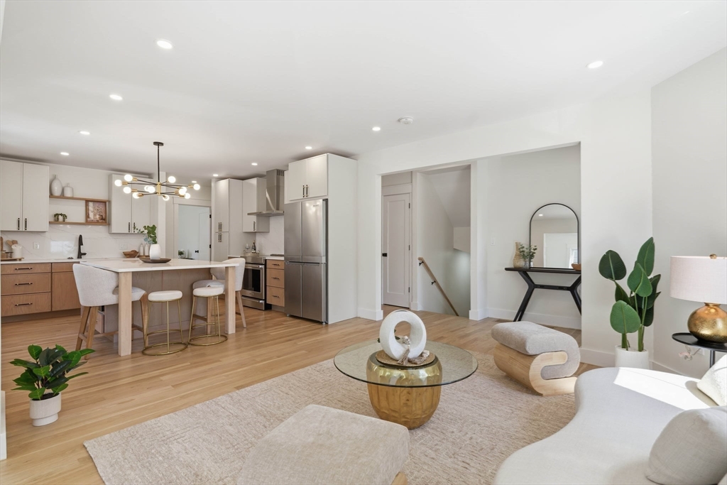 Watertown, Massachusetts, 02472, United States, 3 Bedrooms Bedrooms, ,3 BathroomsBathrooms,Residential,For Sale,2048404