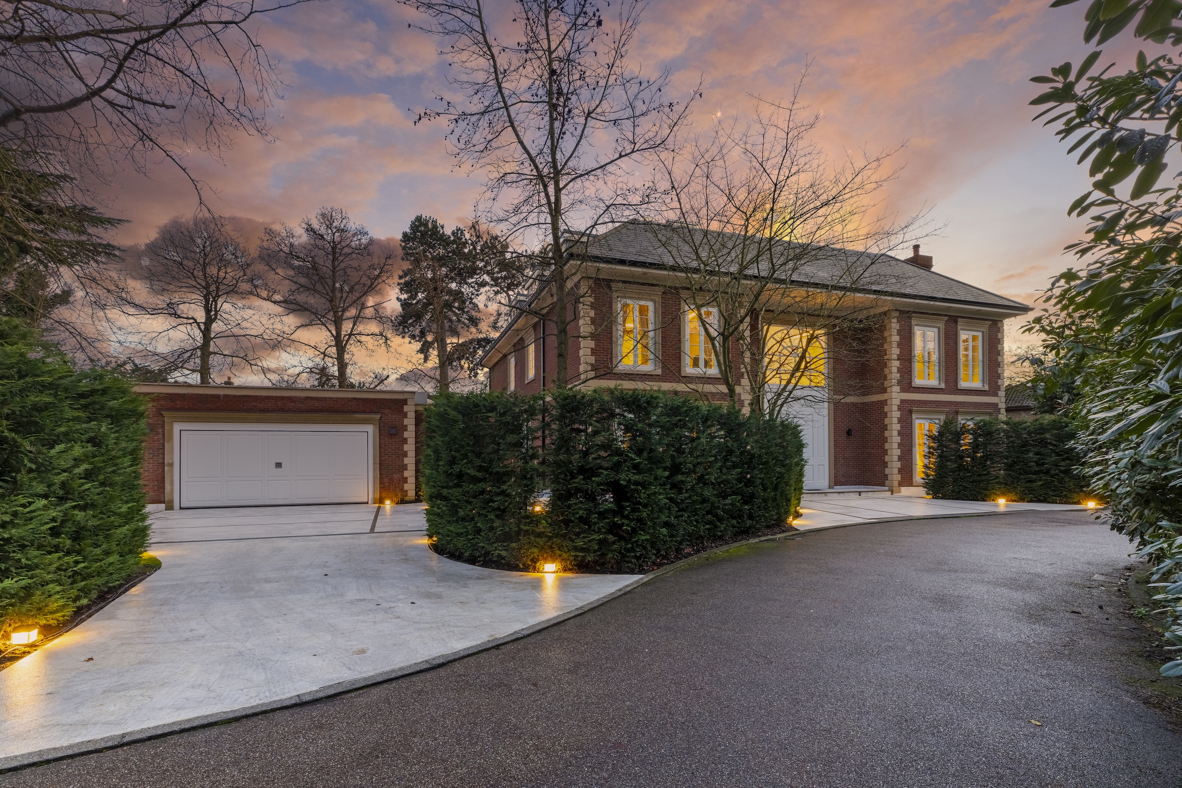 Luxurious contemporary neo-Georgian family home 