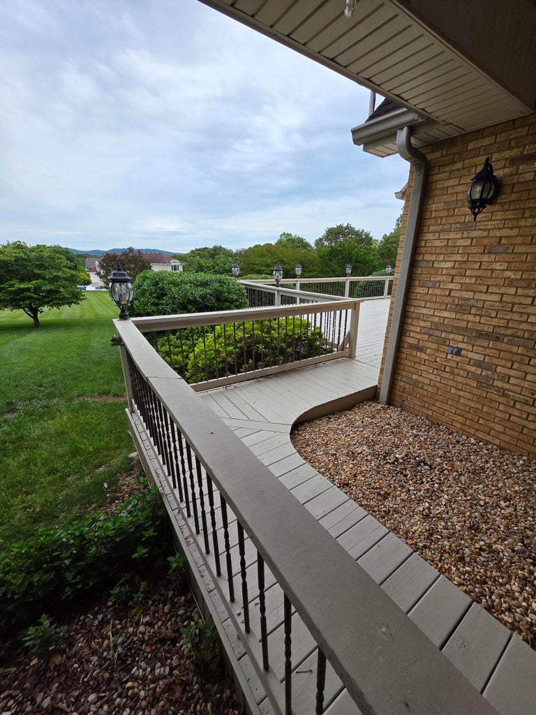 Somerset, Kentucky, 42503, United States, 4 Bedrooms Bedrooms, ,4 BathroomsBathrooms,Residential,For Sale,2048001