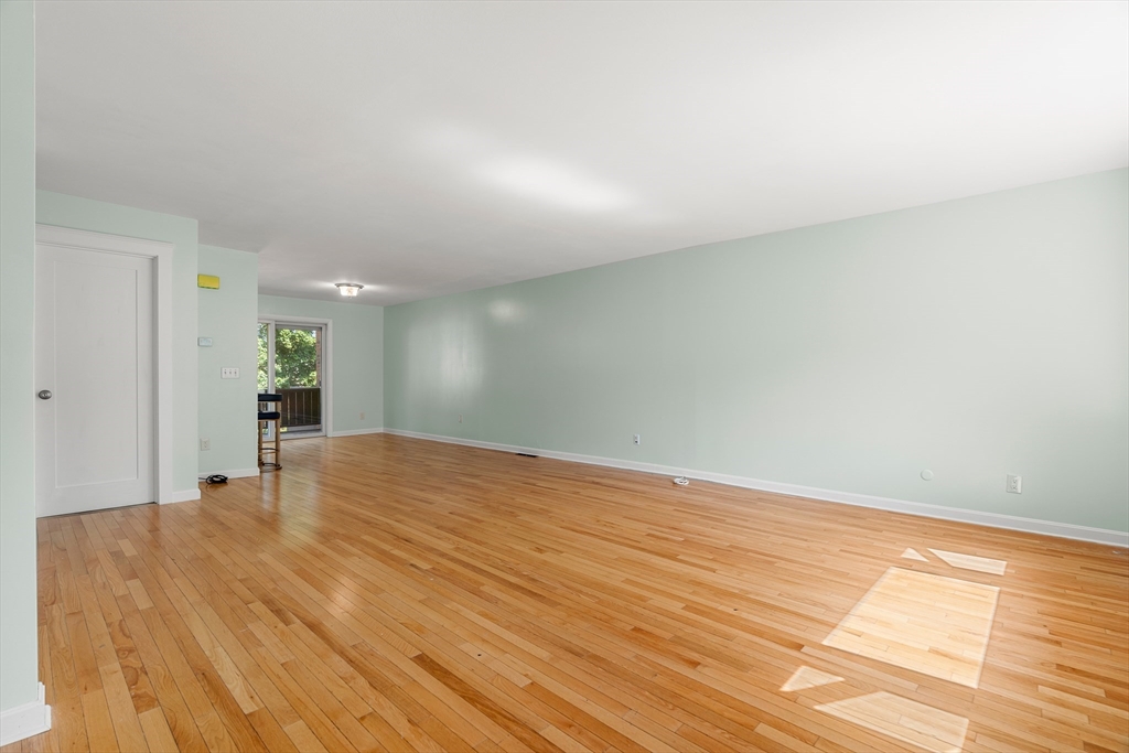 Salem, Massachusetts, 01970, United States, 3 Bedrooms Bedrooms, ,3 BathroomsBathrooms,Residential,For Sale,1913540