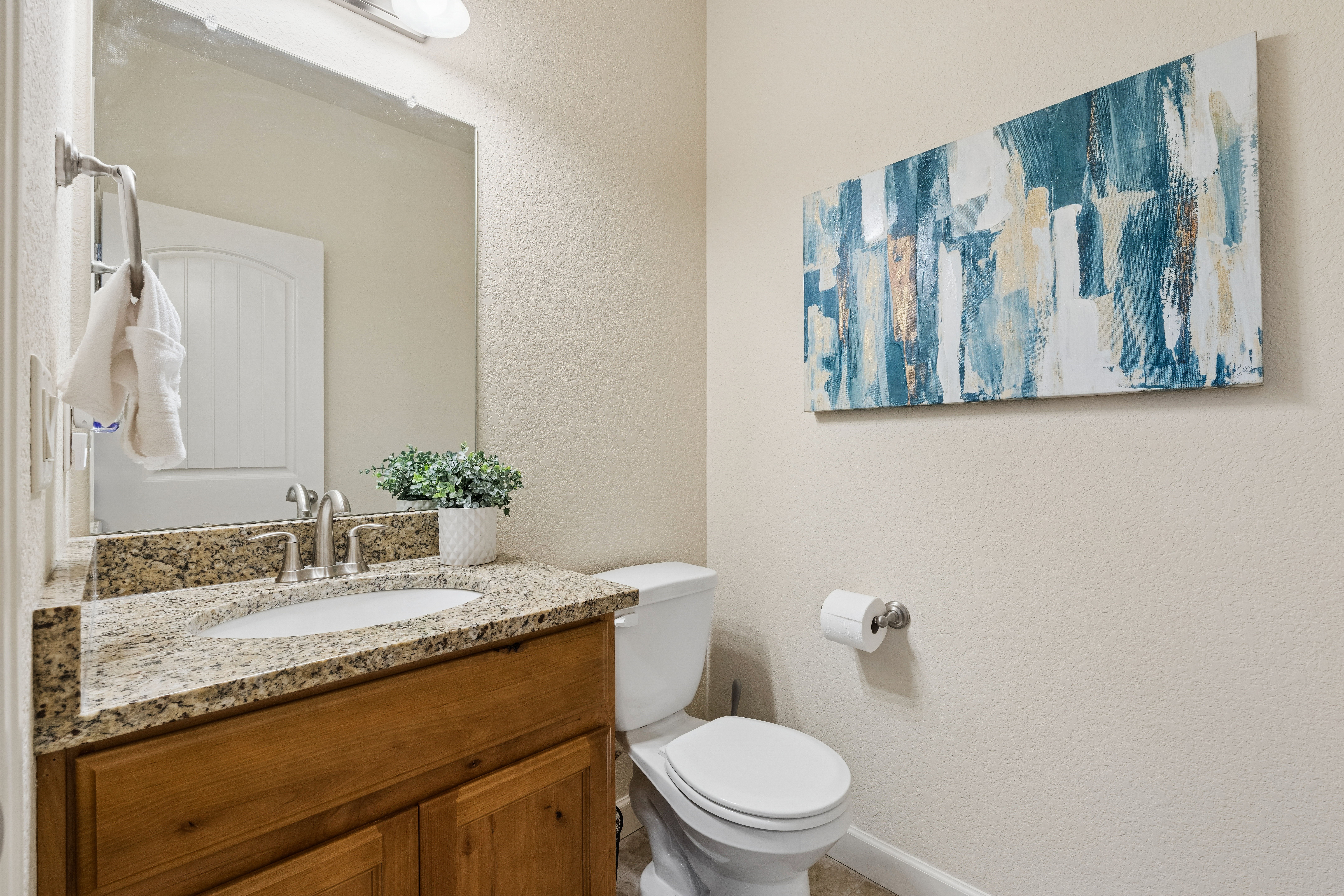  Truly Move-In Ready, Well-Maintained Duplex in the Desirable Town of Loveland - 物件實景