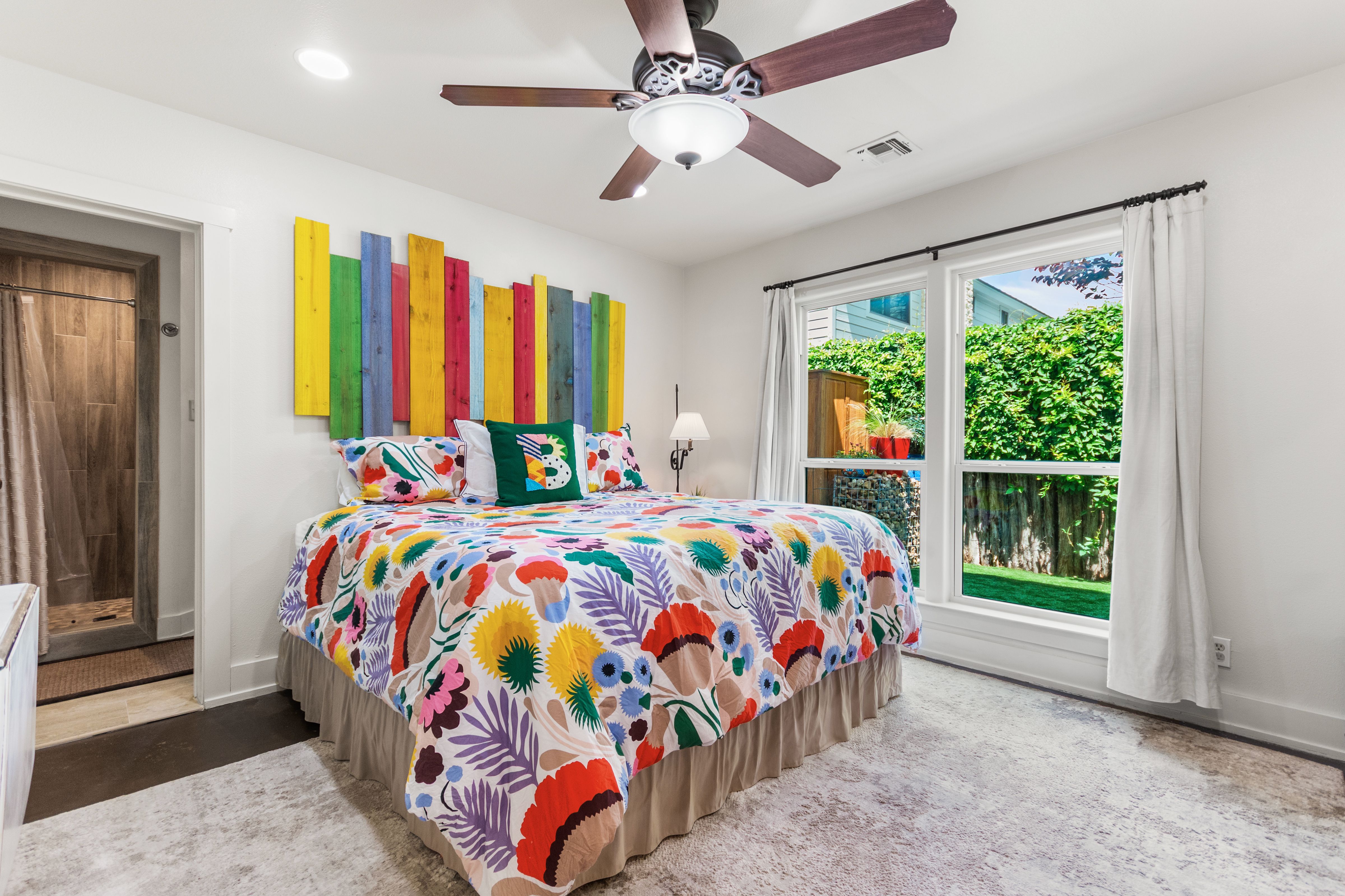  Privacy, Hill Country Charm and Income Potential - 物件實景