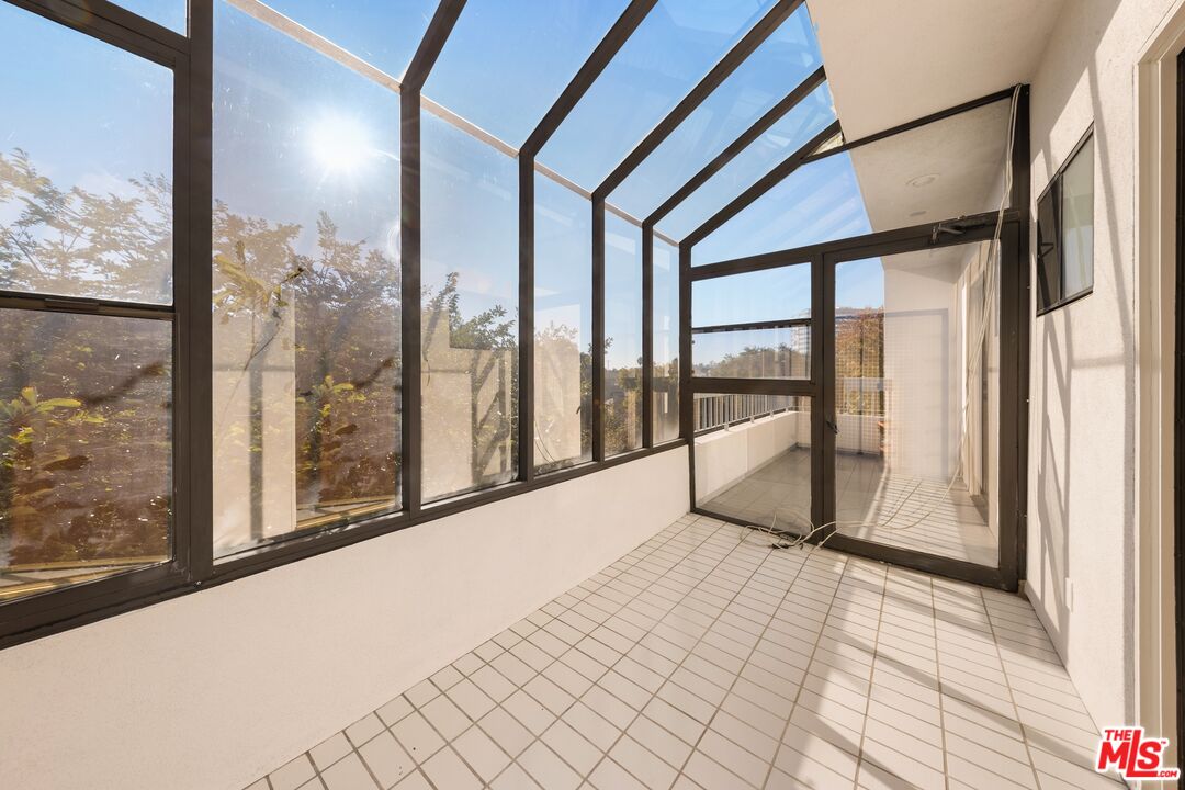 Los Angeles, California, 90035, United States, 3 Bedrooms Bedrooms, ,4 BathroomsBathrooms,Residential,For Sale,1989035