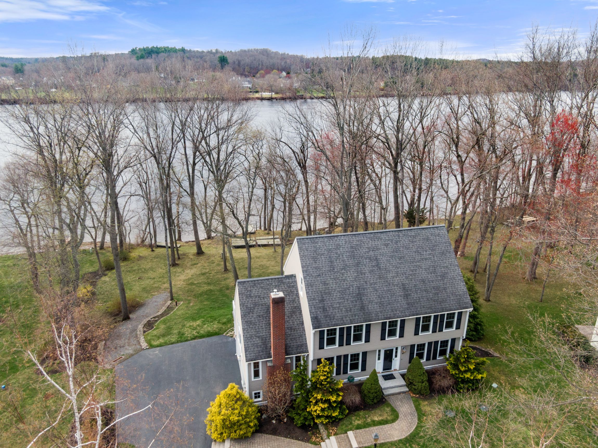  16 Merrimack River Road, Groveland, MA, 01834 - 物件實景