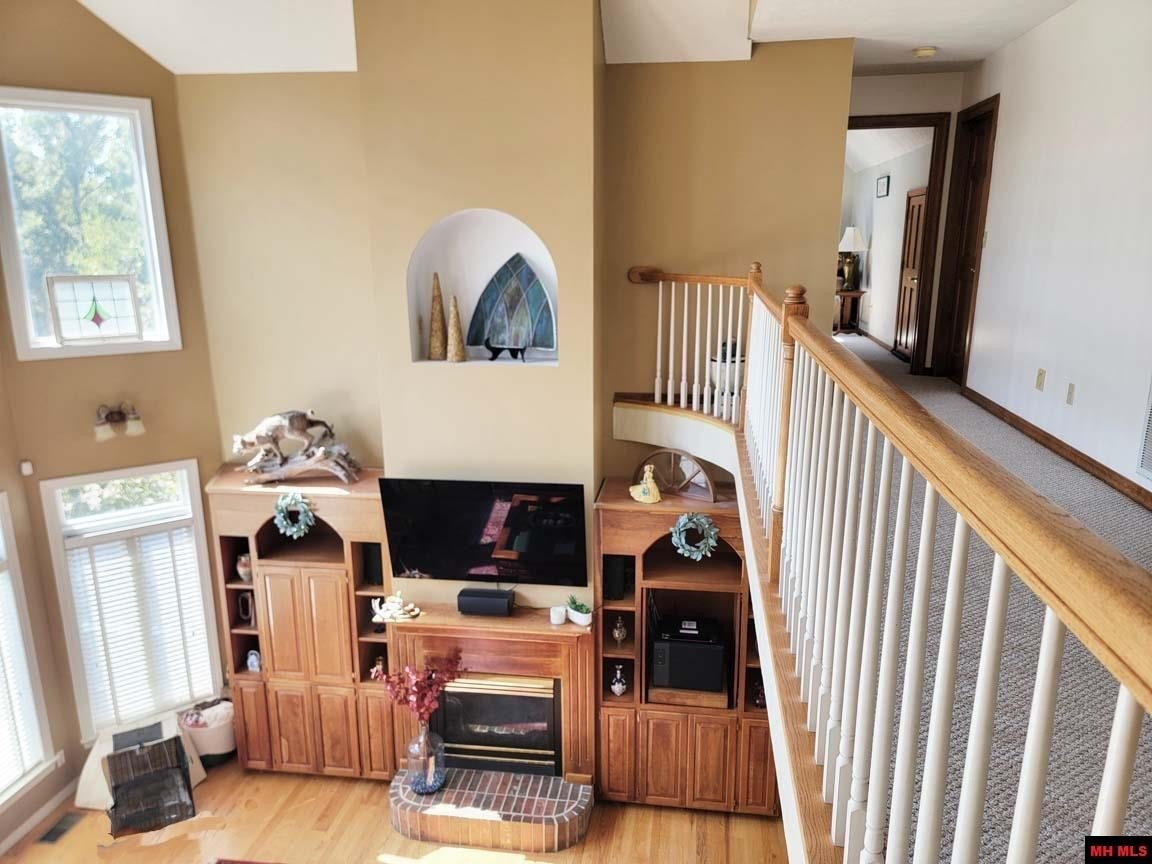 Mountain Home, Arkansas, 72653, United States, 4 Bedrooms Bedrooms, ,5 BathroomsBathrooms,Residential,For Sale,1979940