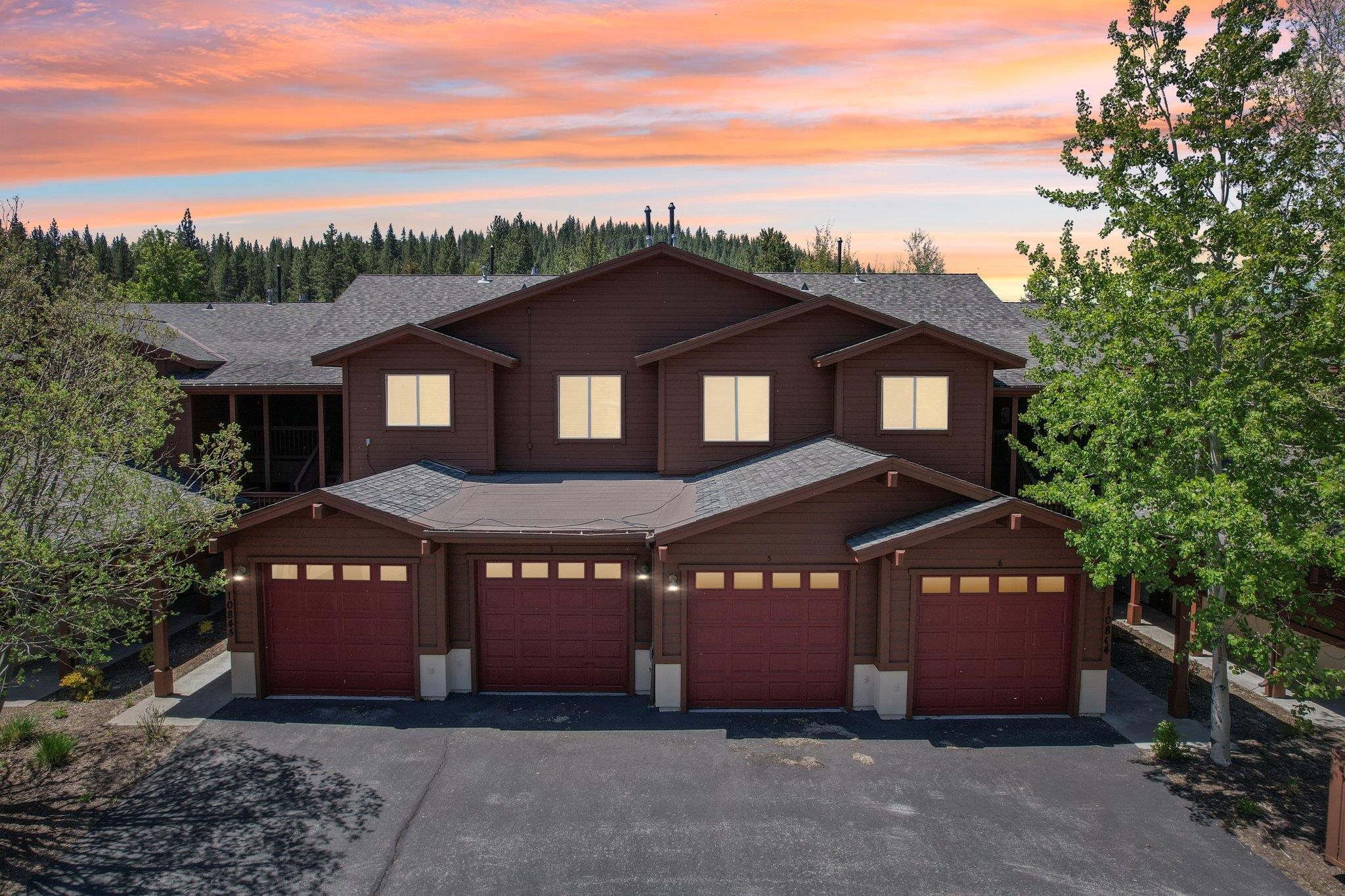 Truckee, California, 96161, United States, 2 Bedrooms Bedrooms, ,2 BathroomsBathrooms,Residential,For Sale,1838183