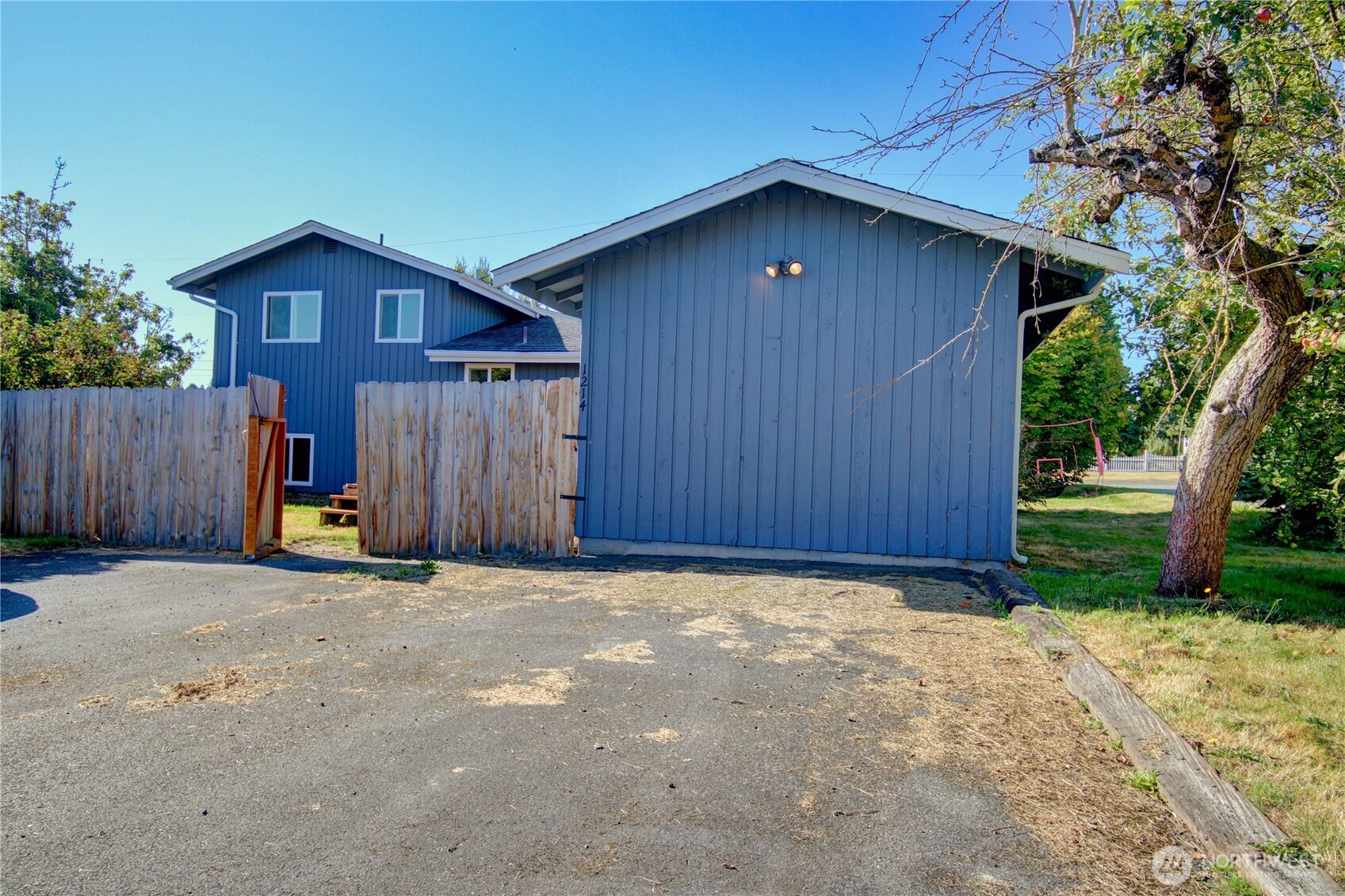 Anacortes, Washington, 98221, United States, 3 Bedrooms Bedrooms, ,1 BathroomBathrooms,Residential,For Sale,1927416