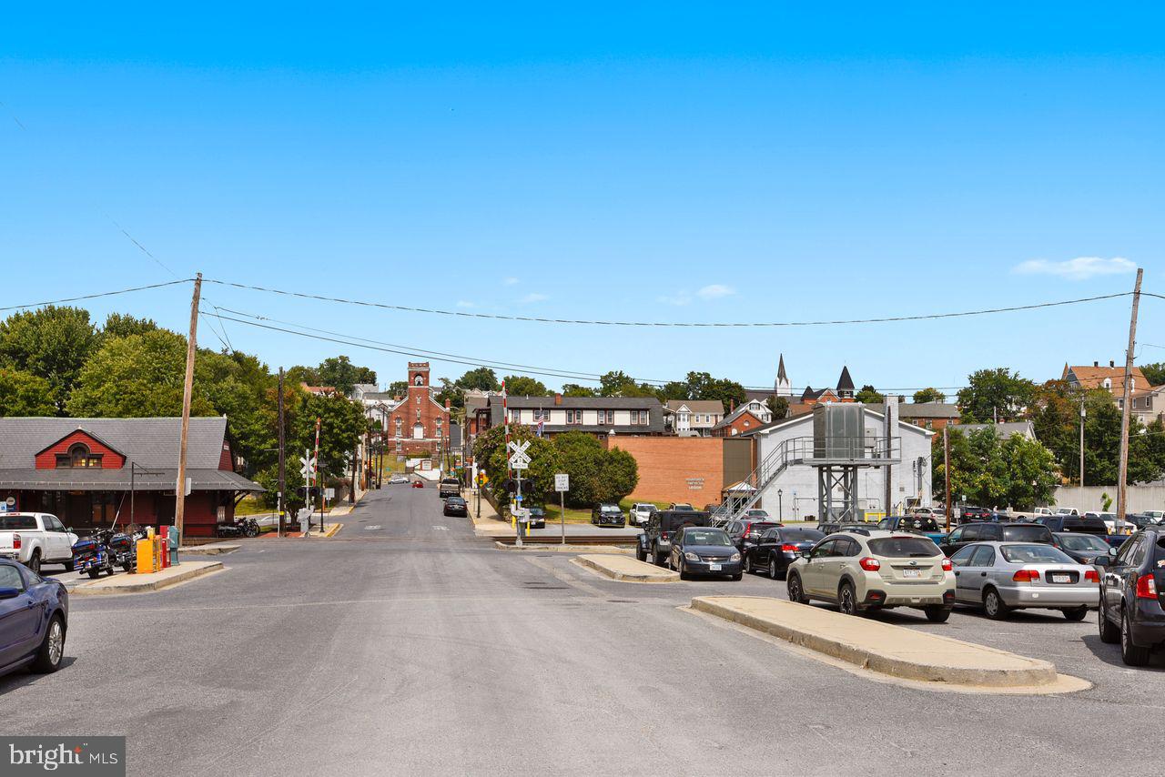 Knoxville, Maryland, 21758, United States, 4 Bedrooms Bedrooms, ,2 BathroomsBathrooms,Residential,For Sale,1997505