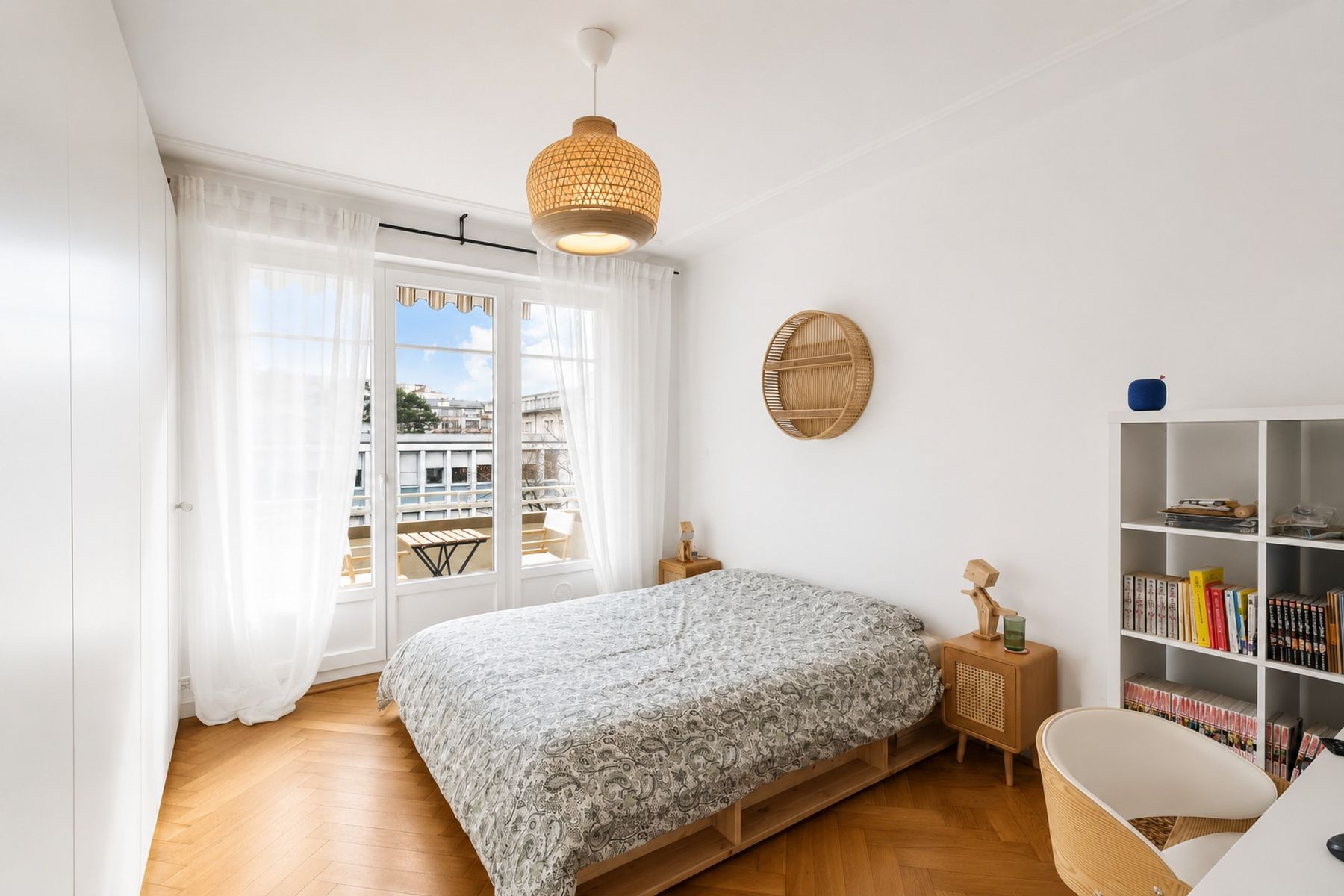  Charming renovated 2.5-room apartment with lake view and historic cachet - Centr - 物件實景