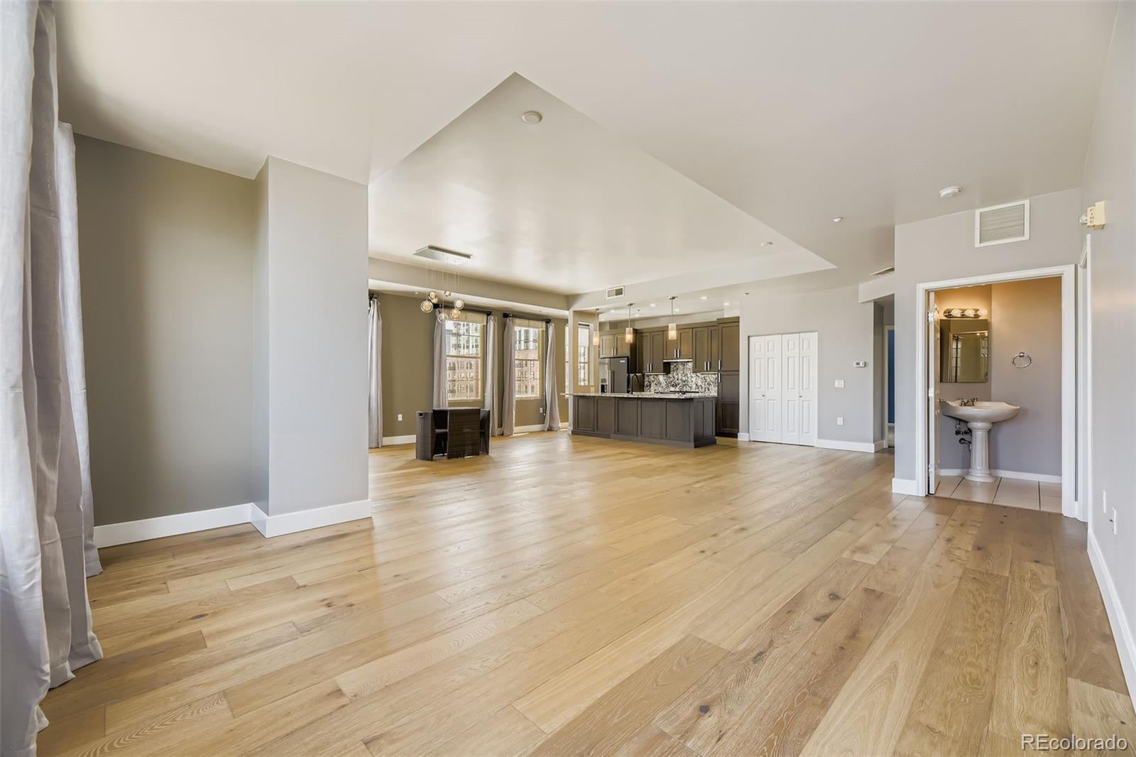 Denver, Colorado, 80204, United States, 2 Bedrooms Bedrooms, ,1 BathroomBathrooms,Residential,For Sale,1989232