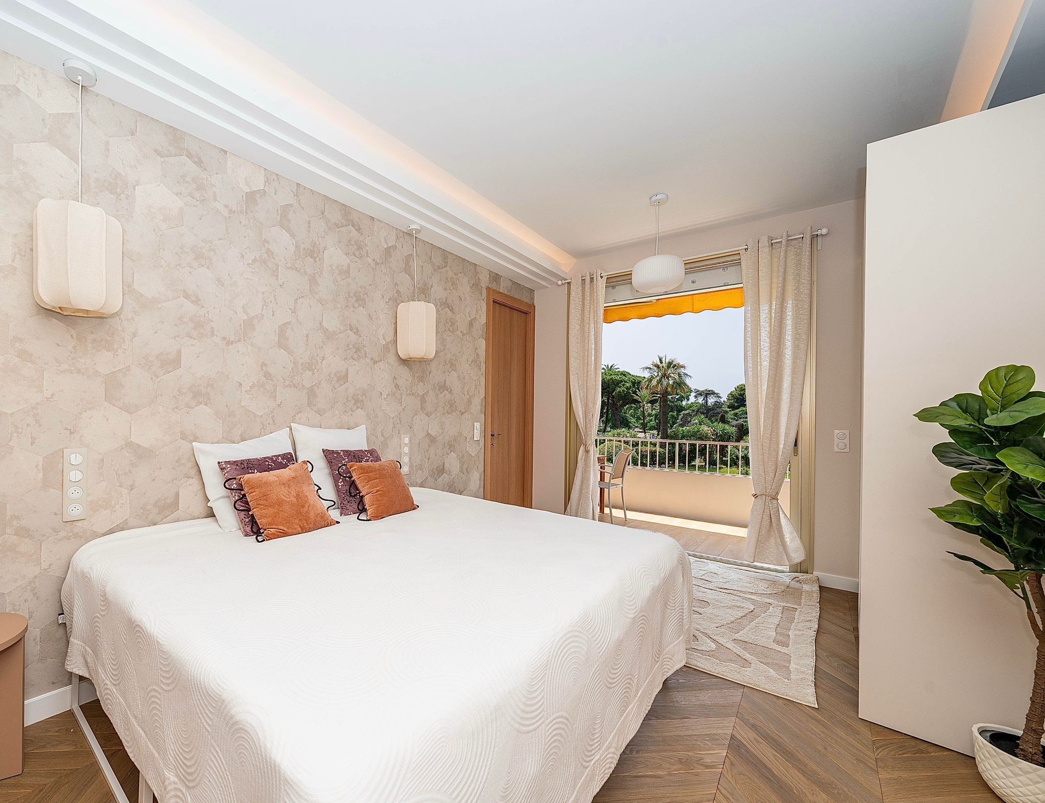  Renovated apartment with terrace and sea glimpse for sale, Cannes Croisette Por… - 物件實景