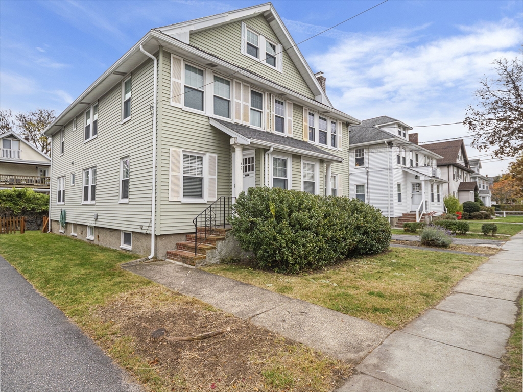 Belmont, Massachusetts, 02478, United States, 3 Bedrooms Bedrooms, ,1 BathroomBathrooms,Residential,For Sale,1988371