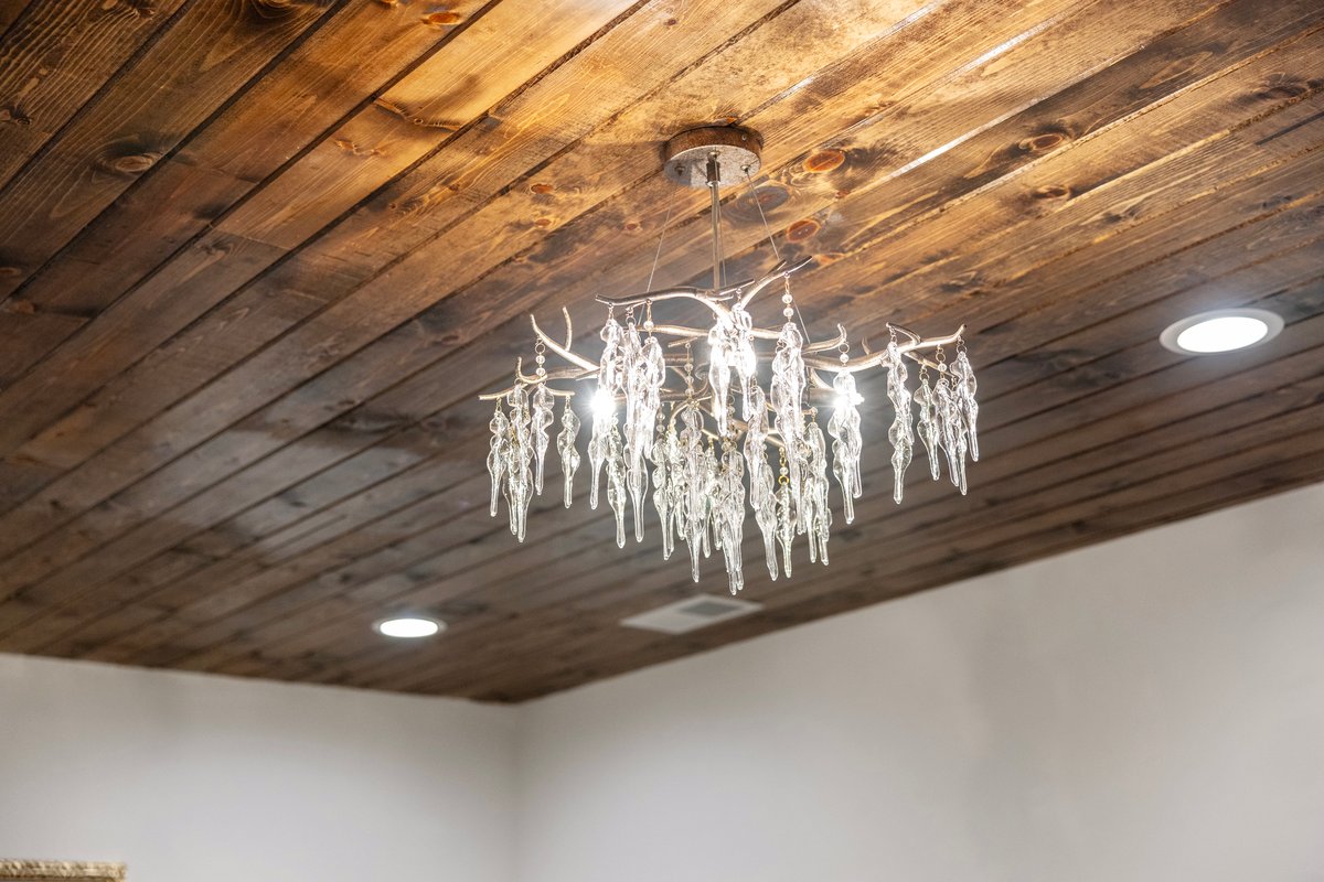 Cheyenne, Wyoming, 82009, United States, 5 Bedrooms Bedrooms, ,3 BathroomsBathrooms,Residential,For Sale,1982356